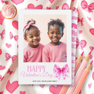 Tarjeta Festiva Lazo rosa con rayas de corazones foto del Día de S