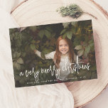 Tarjeta Festiva Letras de guiones y fotos navideñas de Navidades d<br><div class="desc">Celebre la temporada con esta moderna y sencilla tarjeta de vacaciones de Cali Graphics. La parte delantera de esta tarjeta de Navidades incluye una foto de sangre completa de su elección. A lo largo de la parte inferior de la tarjeta, hay el saludo de su elección escrito en un guión...</div>