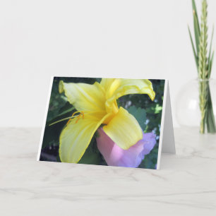 Tarjeta Festiva Lirio amarillo