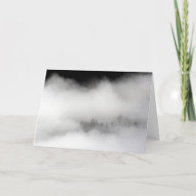 Llegó a un claro al mediodía: NIEBLA!