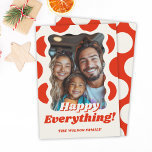 Tarjeta Festiva Los puntos retro alegran todo lo elegante de la fo<br><div class="desc">Celebra la temporada con nuestra tarjeta Retro Dots Happy Everything! Este elegante y divertido diseño cuenta con puntos coloridos y es el lugar ideal para disfrutar de su foto favorita,  lo que lo convierte en la forma perfecta de difundir la alegría festiva.</div>