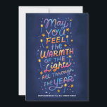 Tarjeta Festiva Luces cálidas<br><div class="desc">Carta Hanukkah con letras a mano e ilustrada con cálidos deseos.</div>