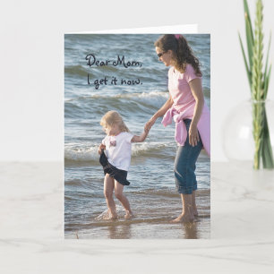 Tarjeta Festiva Madre y niño en la playa