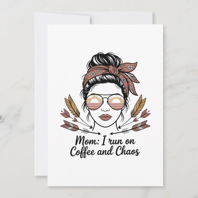 Tarjeta Festiva Mamá, corro con café y caos (Anverso)