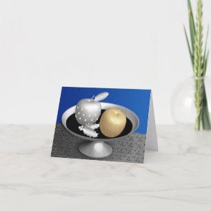 Tarjeta Festiva Manzanas de oro y plata en un pedestal de plata