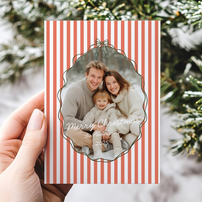 Tarjeta Festiva Marco Navideño Dibujado a Mano con Rayas Rojas Cap (Subido por el creador)