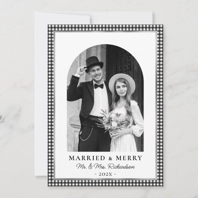Tarjeta Festiva Married and Merry Arch Photo Black White Plaid (Anverso)