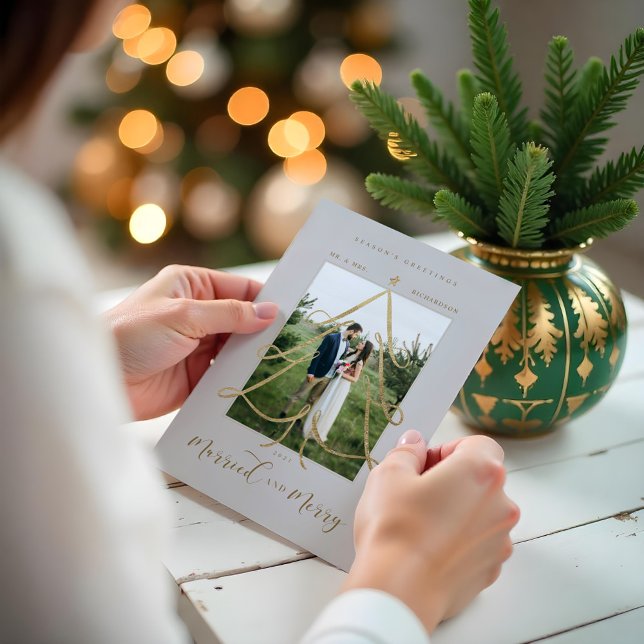 Tarjeta Festiva Married & Merry Elegant Gold Christmas Tree Photo (Married & Merry Elegant Gold Christmas Tree Photo Holiday Card)