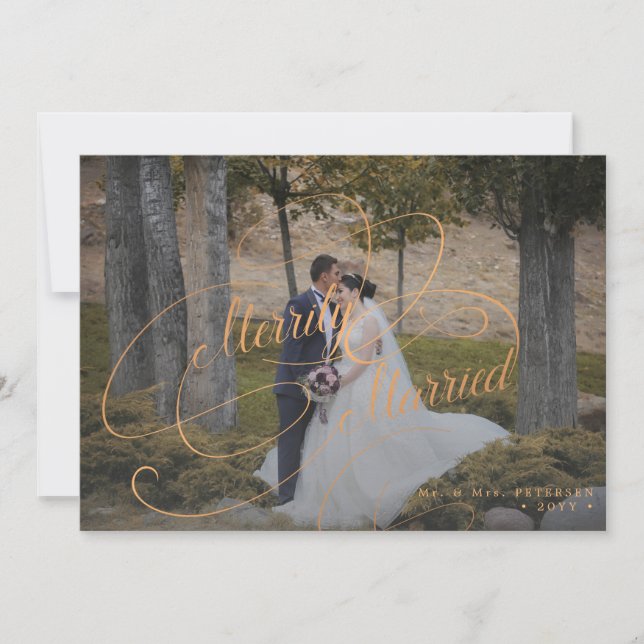 Tarjeta Festiva Merrily Casried Navidades foto de recién casados (Anverso)