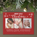 Tarjeta Festiva Merry Little Christmas, Baby First Collage Photos<br><div class="desc">Elegante tarjeta de foto cuadrada con la frase "Merry Little Christmas" con Tipografia linda Navideña para el nombre del bebé, fecha de nacimiento y estadísticas. Un diseño para recibir a esa persona especial que nacera en estas fechas de fin de año, se puede personalizar con las 3 mejores fotos de...</div>