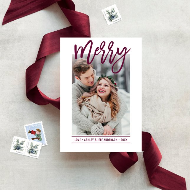 Tarjeta Festiva Merry Modern Burgundy Script Foto de reciente casa (Subido por el creador)