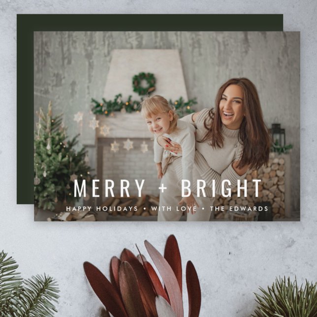 Tarjeta Festiva Merry y Bright | Moderna y elegante foto de Navida (Share modern holiday cheer with a bold Merry + Bright photo card by Guava)