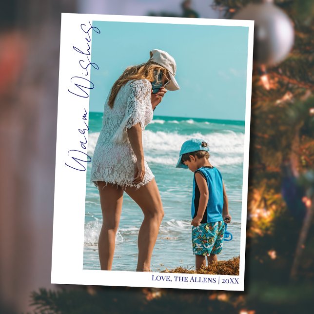Tarjeta Festiva Minimal Blue Warm Wishes Two Beach Family Photo  (Subido por el creador)