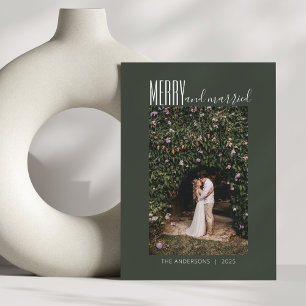 Tarjeta Festiva Minimalista foto de boda casada alegre en verde os