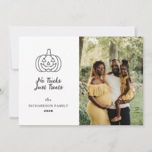 Tarjeta Festiva Minimalista moderno Spooky Happy Halloween 1 Photo