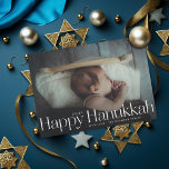 Tarjeta Festiva Mínimo Feliz Festividad en Hanukkah<br><div class="desc">Simple y feliz hanukkah en letras séricas con año y firma familiar. Añade tu propio mensaje o fotos extra al reverso.</div>