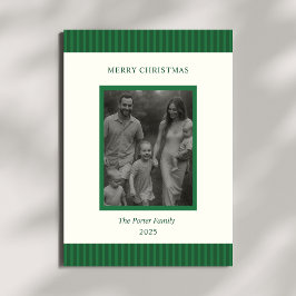Tarjeta Festiva Modern Christmas Minimal Family Photo Green Chic