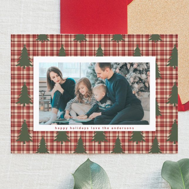 Tarjeta Festiva Modern Christmas Trees Red Maroon Photo Plaid (Subido por el creador)