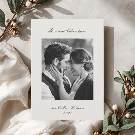 Tarjeta Festiva Modern Classic Married Christmas Newlywed
