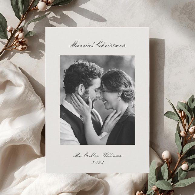 Tarjeta Festiva Modern Classic Married Christmas Newlywed (Subido por el creador)
