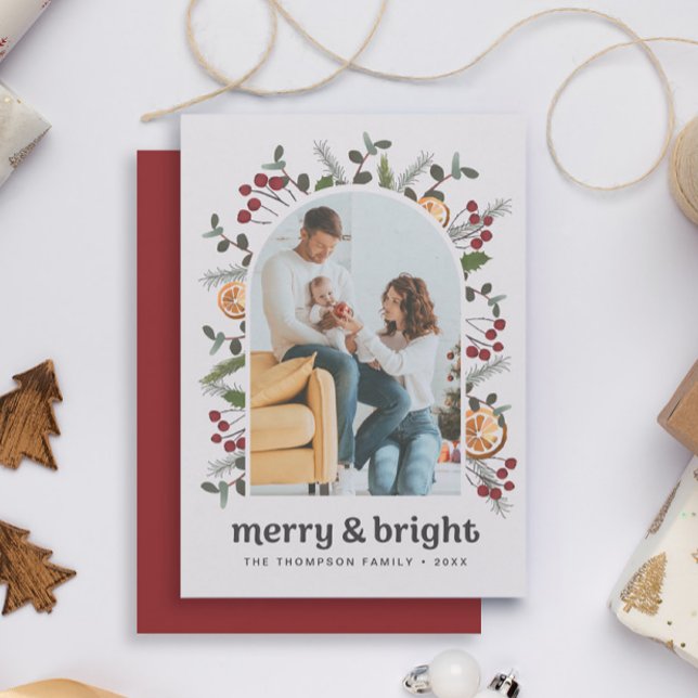 Tarjeta Festiva Modern Family Photo Christmas holly citrus oranges (Rustic citrus and holly arch family Christmas card)