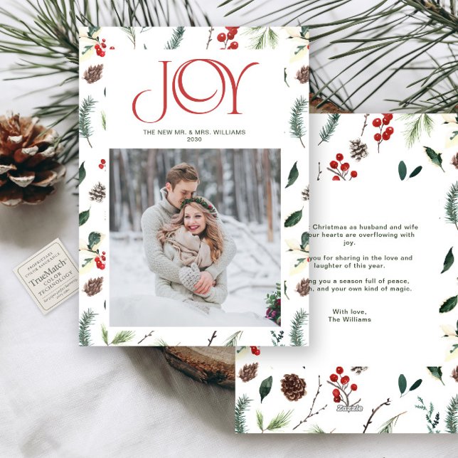 Tarjeta Festiva Modern Red Joy Berry Botanical Photo Mr & Mrs. (Subido por el creador)