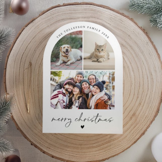 Tarjeta Festiva Modern Script Black and White Arch Christmas (Modern arch Christmas card with black and white photo, minimalist script, and heart accent.)