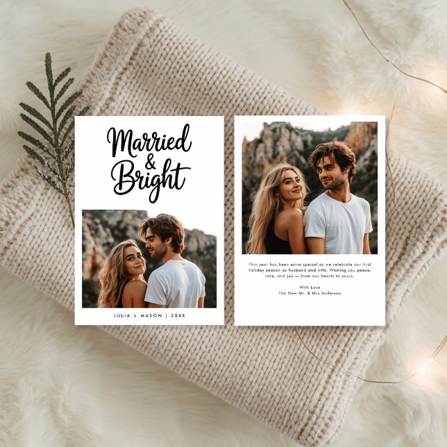 Tarjeta Festiva Modern Script Married & Bright Newlywed Photo (Subido por el creador)