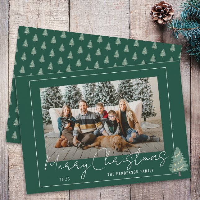 Tarjeta Festiva Moderna foto de la familia Green Whimsical Christm (Modern festive tree lights christmas family photo green & white holiday flat card Whimsical script)