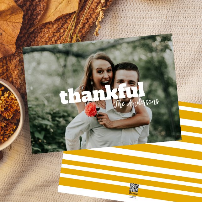 Tarjeta Festiva Moderna y sencilla foto de mostaza amarillo Acción (Subido por el creador)