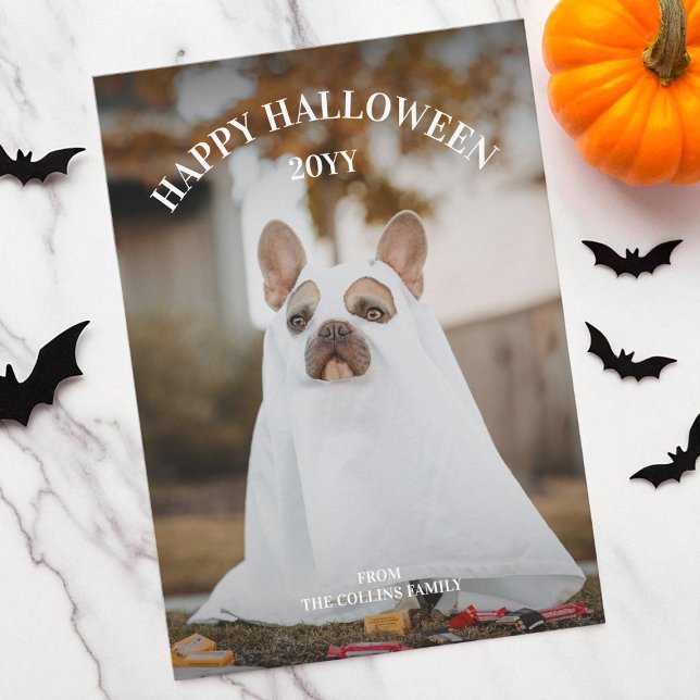Tarjeta Festiva Moderna y simple foto de un Mascota fantasmal feli (Modern Simple Spooky Pet Photo Happy Halloween Holiday Card)