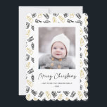 Tarjeta Festiva Moderno Black Script Cute Gold Black Gifts Pattern<br><div class="desc">¡Envíe personalizable y saludos personalizados de vacaciones a amigos, colegas y familia en simples, minimalistas, elegantes, divertidas, festivas y modernas tarjetas fotográficas! Un hermoso marco de variedad de regalos de Navidades dorados y negros y regalos envueltos con cintas rodea tu foto en papel redondo de borde de vieira. El saludo...</div>