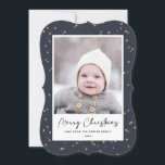 Tarjeta Festiva Moderno Blue Gold Star Bokelay Overlay Minimalista<br><div class="desc">¡Envíe personalizable y saludos personalizados de vacaciones a amigos, colegas y familia en simples, minimalistas, elegantes, divertidas, festivas y modernas tarjetas fotográficas! Un hermoso marco de variedad de estrellas doradas de invierno sobre fondo azul marino rodea tu foto sobre papel de soporte. El saludo " Feliz Navidad " está escrito...</div>