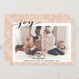 Tarjeta Festiva Moderno Pine Beige Boughs Elegante guión JOY Simpl