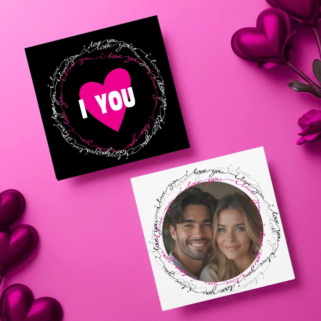 Tarjeta Festiva Moderno te amo con un círculo de fotos negro (Modern I Love You with Photo Circle black Holiday Card)
