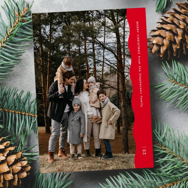 Tarjeta Festiva Modernos Navidades rojos con bordes ondulados de d (Subido por el creador)