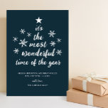 Tarjeta Festiva Momento más maravilloso del año guión azul no foto<br><div class="desc">Más Maravilloso Tiempo del Año Azul Script Tarjeta de vacaciones no foto. Envíe personalizable y saludos personalizados de vacaciones a amigos, colegas y familia en festividades de diseño fotográfico simple, moda, elegante y moderno, tarjetas de estilo minimalista natural! Debajo de la caligrafía se muestra el mensaje de bienvenida de su...</div>