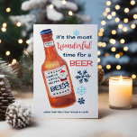 Tarjeta Festiva Momento más maravilloso para los Navidades diverti<br><div class="desc">Difunde alegría por las vacaciones con esta graciosa tarjeta de Navidades del humor alcohólico que incluye una botella de cerveza "Santa's Little Helper" con la leyenda "Es el momento más maravilloso para una cerveza" y copos de nieve de invierno. Arte de KL Stock.</div>