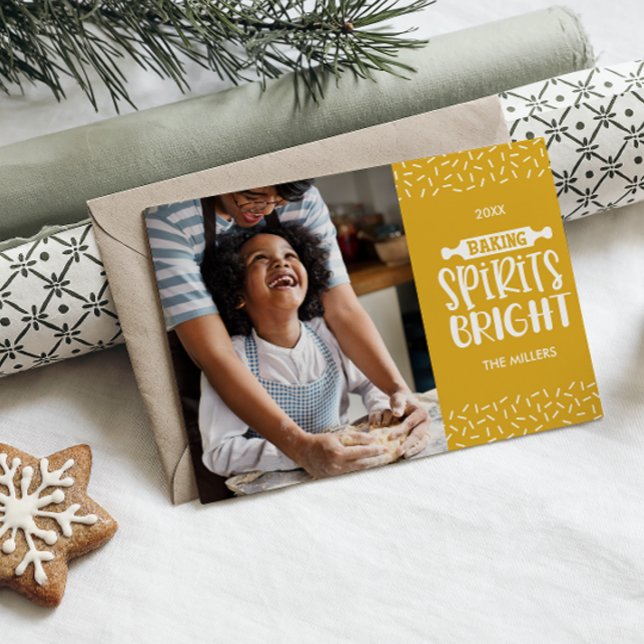 Tarjeta Festiva Mostaza | Navidades que hornean la foto brillante  (PHOTO CHRISTMAS HOLIDAY CARD BAKING SPIRIT BRIGHT CONFETTI COOKIES DIGITAL DOWNLOAD YELLOW MUSTARD)