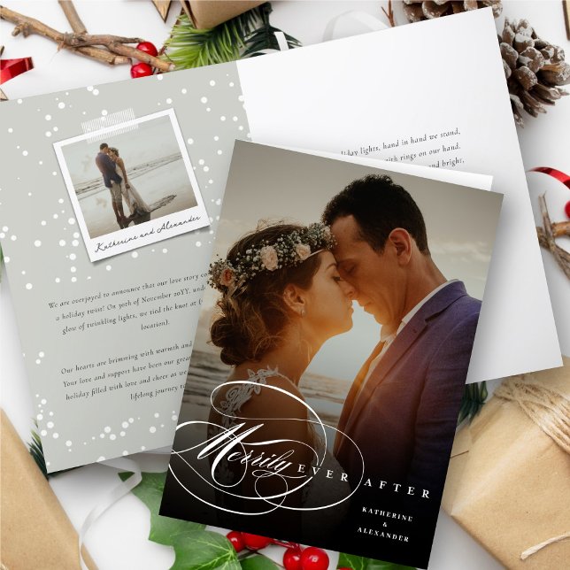 Tarjeta Festiva Mr & Mrs Elegant Florecen Merrily Siempre Después  (Mr & Mrs Elegant Flourish Script Merrily Ever After Photo Holiday Card @ fat_fa_tin)