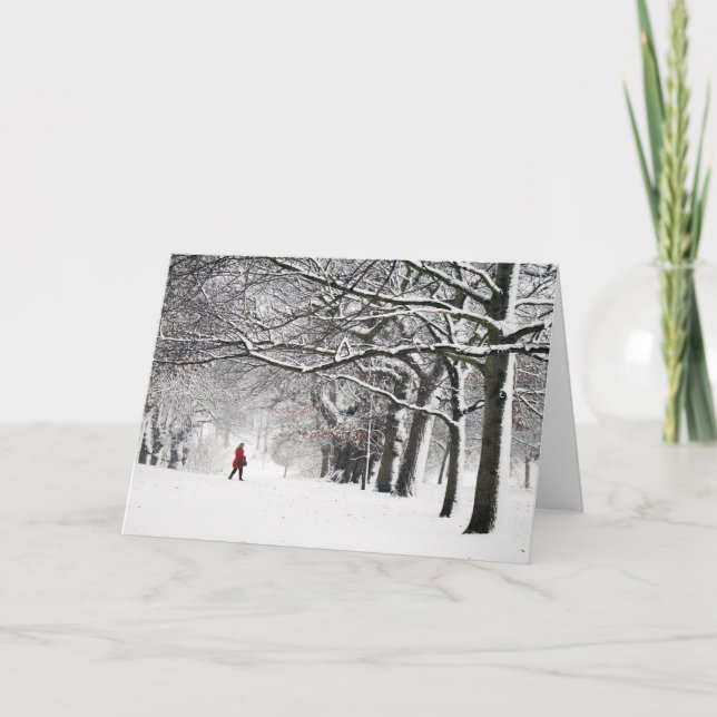 Tarjeta Festiva Mujer en capa roja (Anverso)