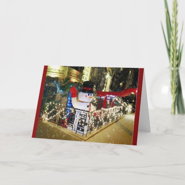 Tarjeta Festiva Muñeco de nieve feliz en las calles de NYC (Anverso)