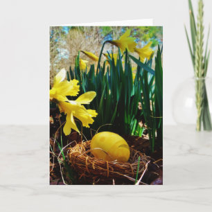 Tarjeta Festiva Narcisos amarillos y un huevo de Pascua amarillo