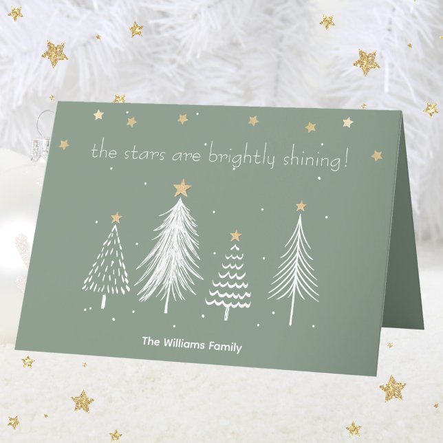 Tarjeta Festiva Navidades blancos y dorados con nombre familiar ve (White and Gold Christmas with Family Name Green Holiday Card)