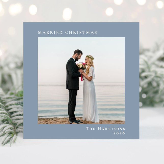 Tarjeta Festiva Navidades casados 2 Foto Dusty Blue (A beautiful and unique photo card to announce your marriage to family + friends this holiday season)