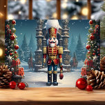 Tarjeta Festiva Navidades clásicos de los soldados de nueces<br><div class="desc">Esta tarjeta de vacaciones incluye a un clásico soldado peatón de pie orgullosamente en un ambiente festivo. Con colores ricos y detalles tradicionales, este diseño captura el encanto de una celebración atemporal de los Navidades. Perfecto para enviar deseos de vacaciones a la familia y amigos que aman la decoración de...</div>