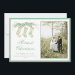 Tarjeta Festiva Navidades clásicos Stocking Garland Vintage 2 Phot<br><div class="desc">Navidades de acuarela Stockings Green Vintage 2 Fotos Tarjeta de vacaciones. Esta hermosa tarjeta navideña de fotos muestra la guirnalda de Navidades de acuarela con arcos blancos como marco para una foto. De vuelta de la invitación están los Navidades Stockings con Navidades garland y arcos. Es perfecto si buscas una...</div>