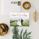 Tarjeta Festiva Navidades con guión de arándano y casado<br><div class="desc">Esta elegante y elegante tarjeta navideña presenta su foto favorita emparejada con un elegante tipo hacia la parte superior con un degradado blanco que se desvanece para resaltar su texto. La parte posterior cuenta con un collage de 2 fotos impecable con espacio para su propia nota personalizada. Todas las fuentes...</div>