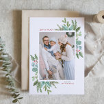 Tarjeta Festiva Navidades de acuarela Fotografía de marco de fusió<br><div class="desc">¡Felices fiestas! Envíe sus deseos de vacaciones a la familia y amigos con esta tarjeta de vacaciones verde. Cuenta con un ilustracion acuarela de hojarascas, agujas de pino y eucaliptos, y todo verde con tipografía clásica. Personaliza presentando tu foto favorita y agregando nombres y mensajes. Los elementos coincidentes están disponibles....</div>