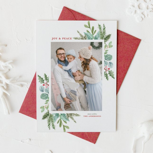 Tarjeta Festiva Navidades de acuarela Fotografía de marco de fusió (Customizable photo Christmas card featuring watercolor frame of winter greenery and winterberry)